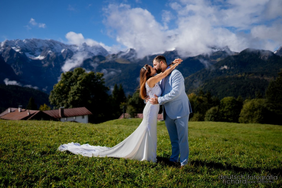 Alexa és Krisz esküvői kreatív fotózása a Bajor-Alpokban